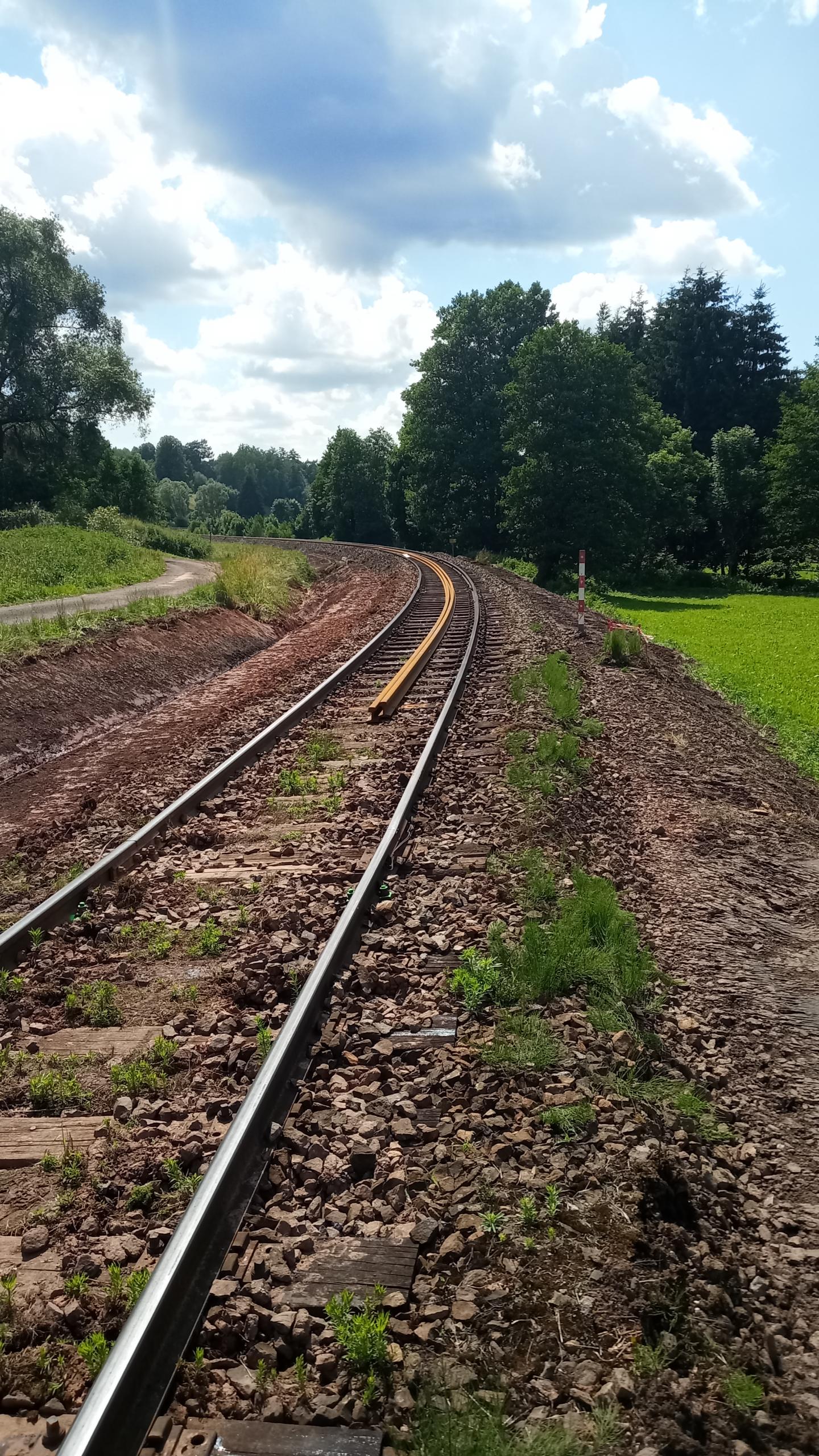 Track near to Chotěvice stop.