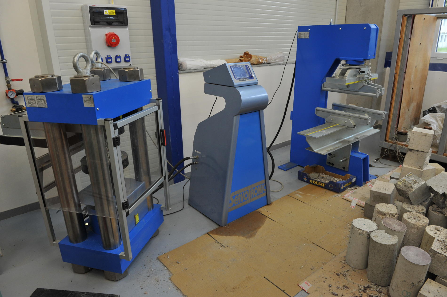 Test equipment of the DS lab