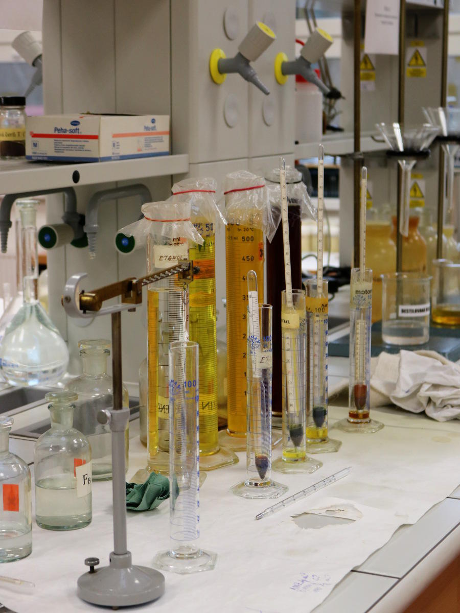 Laboratoř pro analýzu provozních hmot